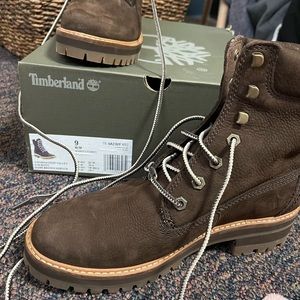 NEVER WORN- Womens Timberlands